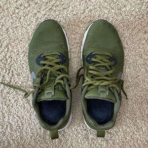 Nike Air Max Army Green Women’s Shoes Size 6.5